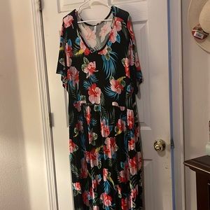Maxi dress, 5x but fits like a 4x.